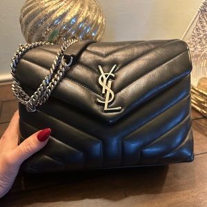 Saint Laurent
Loulou Small YSL Shoulder Bag in Quilted Leather